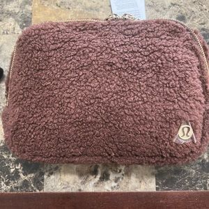 Lululemon teddy bag with strap. Brand new!!!